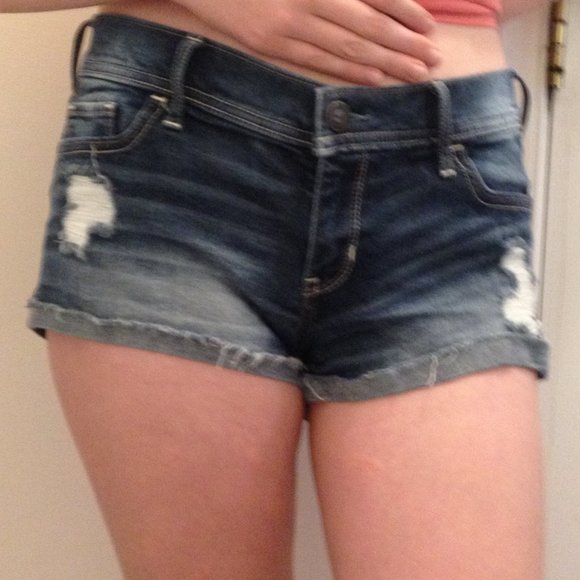 ✨Hollister Distressed Shorts✨ - Picture 1 of 3